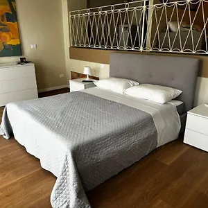 https://love-me-bianca-1.it-lombardy.com